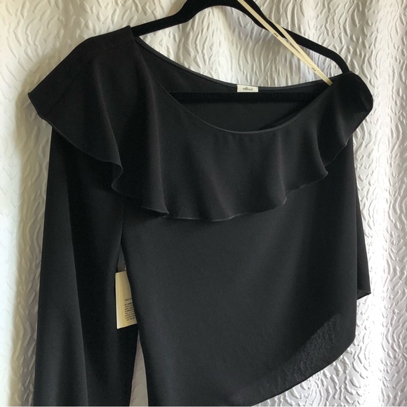 BNWT Aritzia Wilfred Black Allaire Ruffle One Shoulder Blouse - Picture 3 of 16